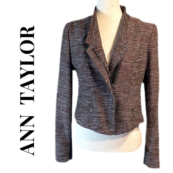 Ann Taylor Jackets & Blazers - ANN TAYLOR SHORT ZIP JACKET WITH A MODERN FLARE 6